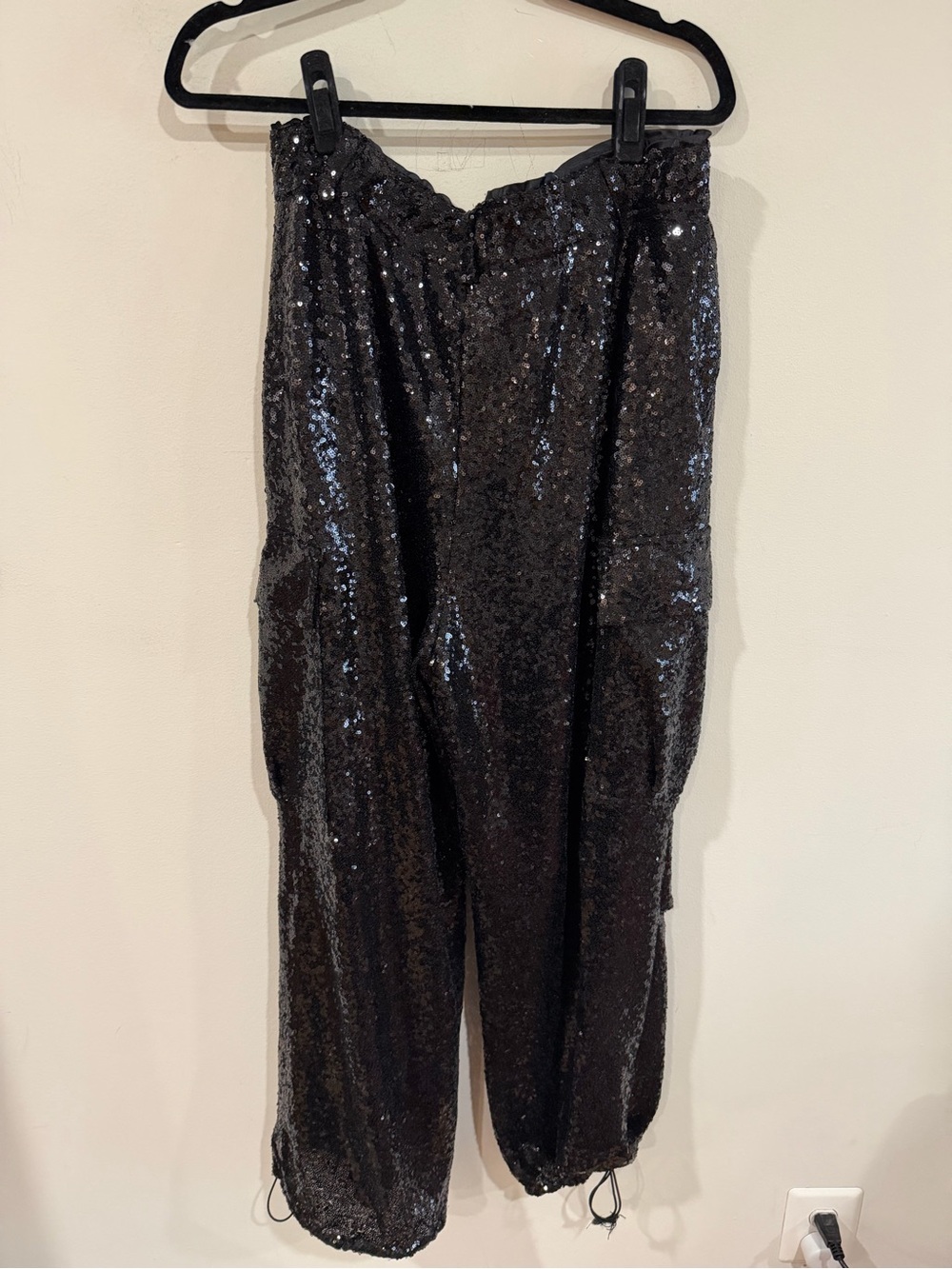 By Anthropologie Black Sequin Cargo Pants Size 10 - Picture 5 of 7